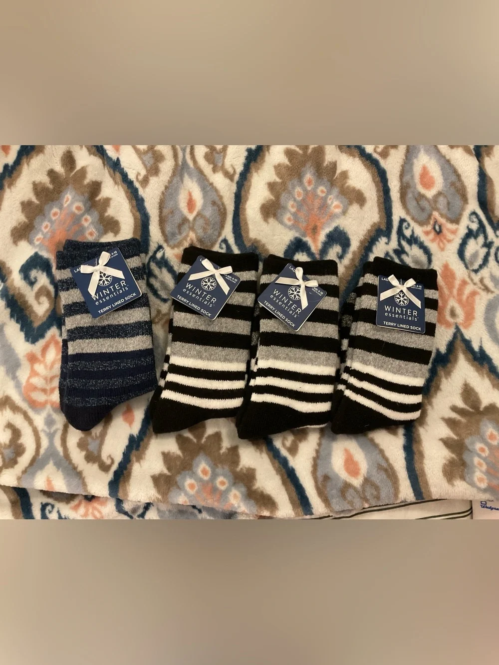 4 pairs of socks 🧦
